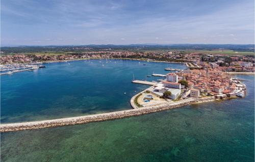 Lovrecica Apartment | Nice Apartment In Lovrecica With Wifi