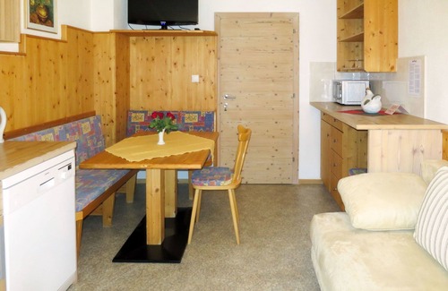 Rohrberg Villa | Nice apartment in villa for 2 people with WIFI, TV, terrace and parking