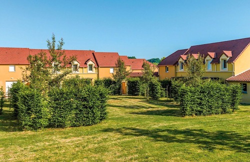 Montignac House | Nice apartment in villa for 4 guests with WIFI, pool, TV, terrace, pets allowed and parking