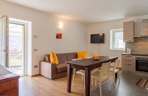 Novate Mezzola Apartment | Nice apartment for 5 people with WIFI, TV, balcony and parking