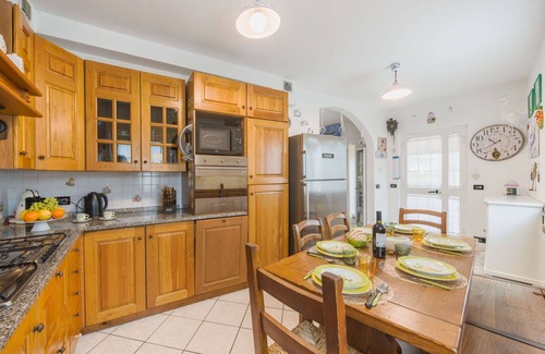 Stazzema Apartment | Nice apartment for 6 people with WIFI, TV, terrace, pets allowed and parking