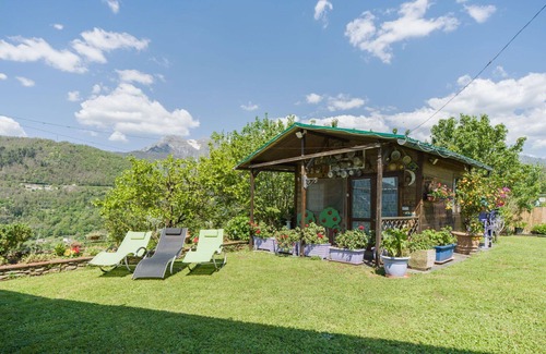 Stazzema Apartment | Nice apartment for 6 people with WIFI, TV, terrace, pets allowed and parking