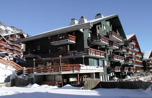 Anzere Apartment | Nice apartment with 2 bedrooms with 2 single beds each, 1 closed gallery with 1 double bed, 1 opened