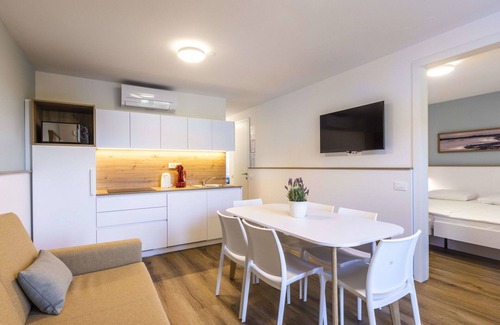 Strunjan Apartment | Nice apartment with WIFI, A/C, pool, TV, terrace, pets allowed, panoramic view and parking