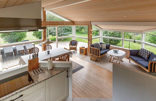Boeslunde House | Nice big and well furnished cottage close to the wonderful bathing beach.