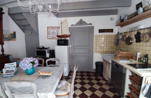 Paimboeuf House | NICE CHARACTER HOUSE on the banks of the Loire AND ITS FLOWERED GARDEN, 10 MN FROM THE SEA