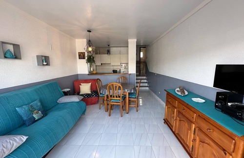 Roses Town Center Apartment | Nice flat with pool and mountain view AV-28