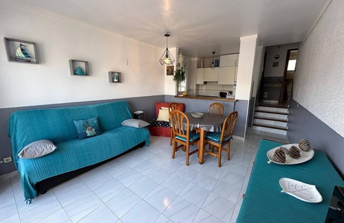 Roses Town Center Apartment | Nice flat with pool and mountain view AV-28