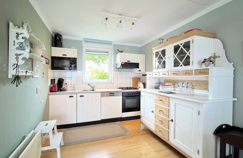 Stevensweert House | Nice holiday home by the water in Stevensweert