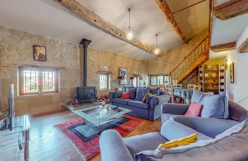 Armillac House | Nice home in Armillac with jacuzzi