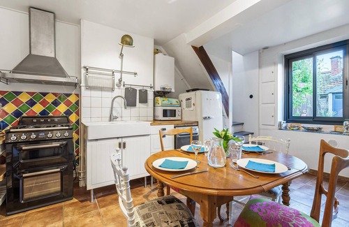 Bayel House | Nice home in Bayel with WiFi