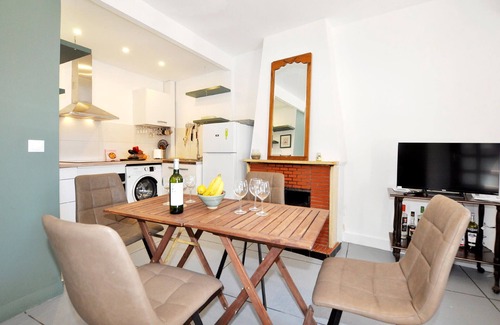 Bizanet House | Nice home in Bizanet with kitchen