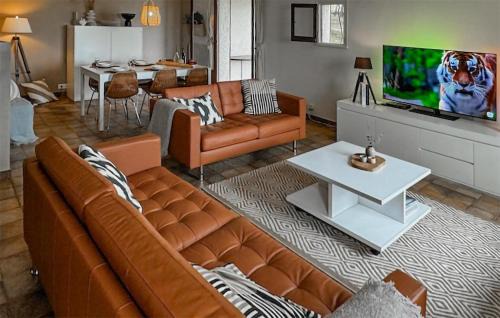 Cesseras House | Nice Home In Cesseras With Wifi