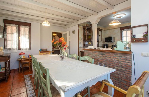 Cue House | Nice home in Cue with outdoor swimming pool