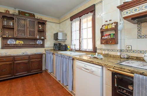 Cue House | Nice home in Cue with outdoor swimming pool