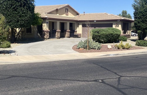 Orchards Estates House | Nice home in downtown Surprise