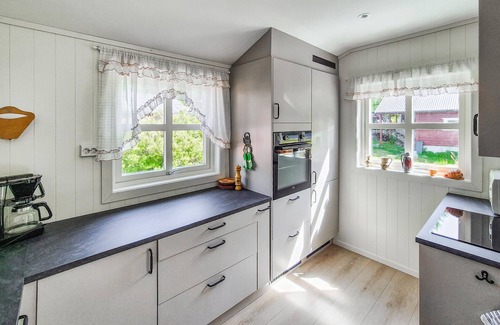 Eikelandsosen House | Nice home in Eikelandsosen with WiFi