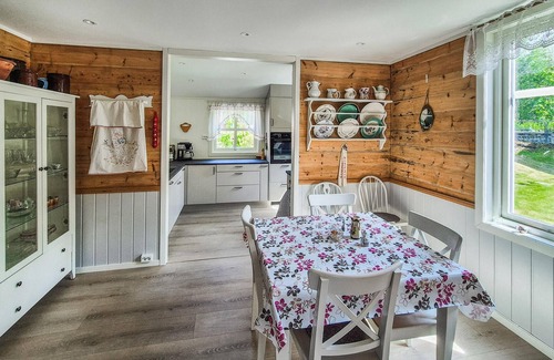 Eikelandsosen House | Nice home in Eikelandsosen with WiFi