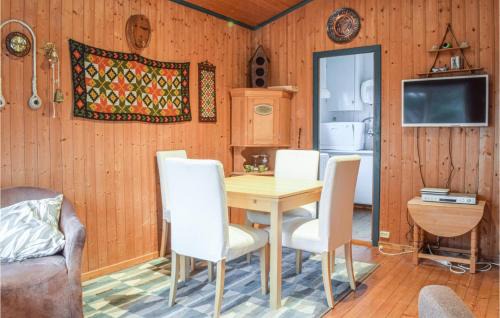 Eikelandsosen House | Nice Home In Eikelandsosen With Sauna
