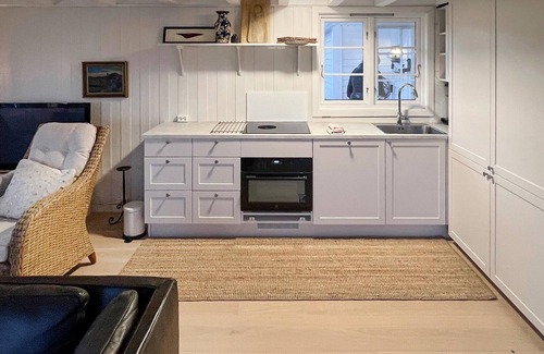 Flekkerøy House | Nice home in Flekkerøy with kitchen