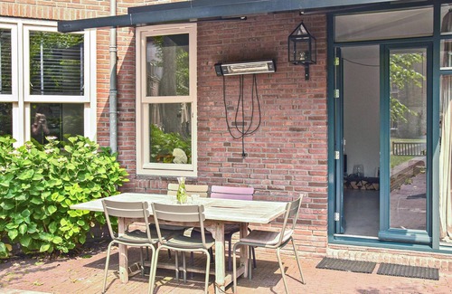 Hoorn House | Nice home in Hoorn with WiFi