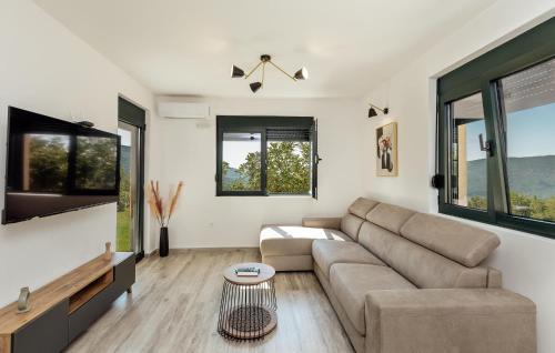 Mojdez House | Nice Home In Igalo With House Sea View