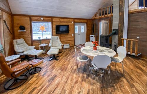 Knared House | Nice Home In Kåphult With Kitchen