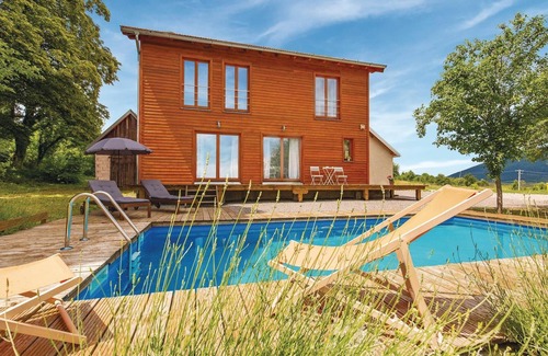Municipality of Plaski House | Nice home in Plaski with sauna