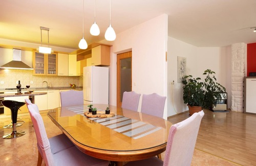 Primorski Dolac House | Nice home in Primorski Dolac with sauna