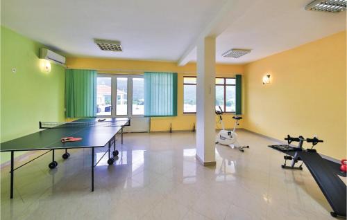 Primorski Dolac House | Nice Home In Primorski Dolac With Sauna