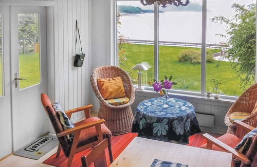 Glomset House | Nice home in Skodje with house sea view