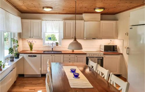 Tranas House | Nice Home In Tranås With Kitchen