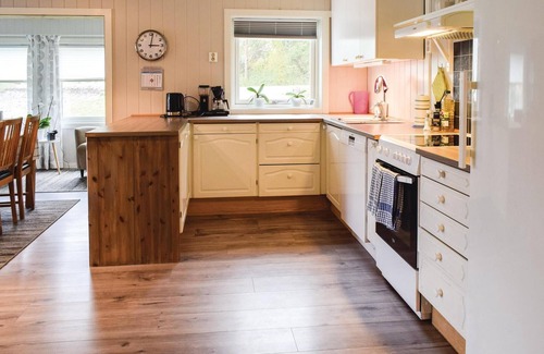 Hvaler House | Nice home in Vesterøy with WiFi