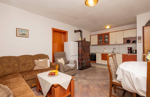 Vrgorac House | Nice home in Zavojane