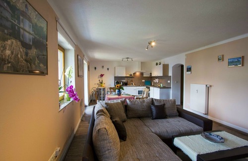 Bischofswiesen Apartment | Nichtraucher-Ferienwohnung für 2 Pers., ca. 56 m², Schlafzimmer, Wohnküche, Balkon