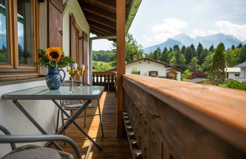 Bischofswiesen Apartment | Nichtraucher-Ferienwohnung für 2 Pers., ca. 56 m², Schlafzimmer, Wohnküche, Balkon