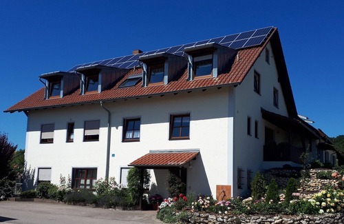 Sinzing Apartment | Nichtraucherwohnung (68qm) für 4 Personen mit Garten & Terrasse