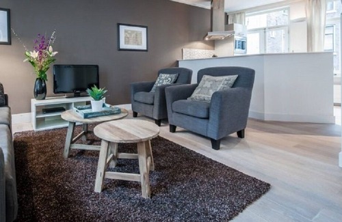 Gemert Apartment | NIEUWMARKT, DAM SQR, FLOWER MARKET-THE PLACE TO BE