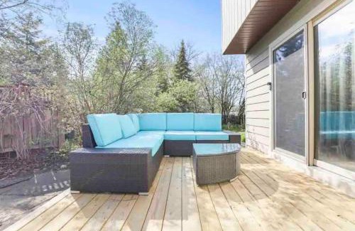 Wasco House | Nifty Game Rm King Bed Schaumburg