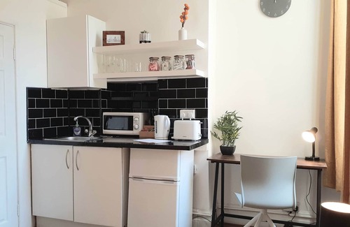 Roath House | Ninian Studio (1 bed)