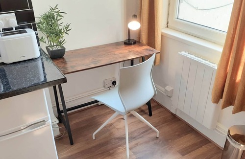Roath House | Ninian Studio (1 bed)