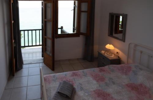 Papa Nero House | Niovi’s Seaside House