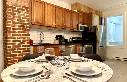 Vieux-Limoilou Apartment | nLarge Apartment in Limoilou