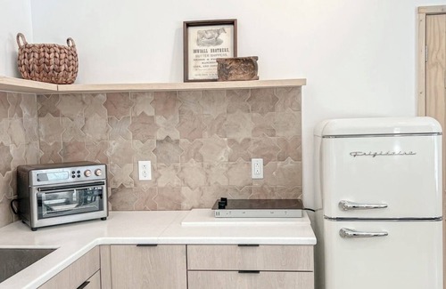 Rock Creek Cottage | No.1 Pinot Modern Cottage Heart of the Geneva Vineyards