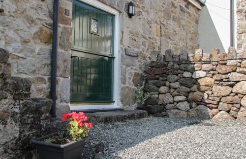 Capel Coch House | No 1 The Granary