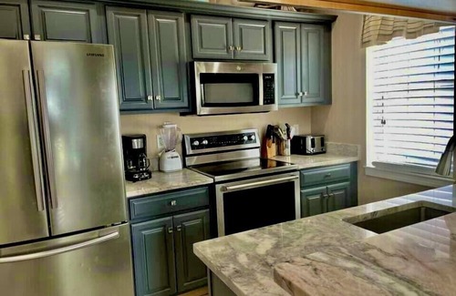 Tang-O-Mar House | No Road To Cross! Private Pool and Private Beach, 3 Bedroom & 3 Bathroom