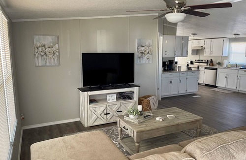Mead House | "No Worries" less than 10 minutes from Lake Texoma and Choctaw Casino