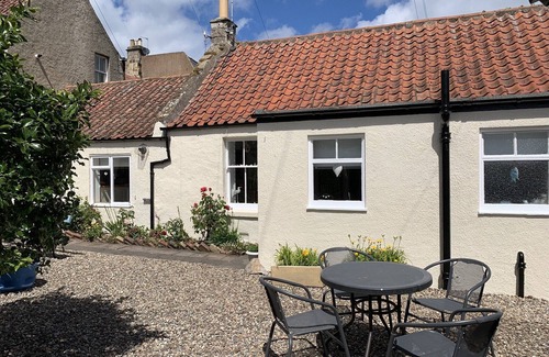Anstruther Cottage | No50 - one bedroom cottage, south facing courtyard in Crail.