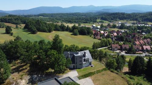 Jelenia Gora Villa | noc house - panorama, basen, ogród, prywatność