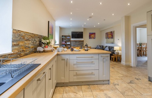 Glandyfi House | Noddfa Afon Levi - Four Bedroom House, Sleeps 8